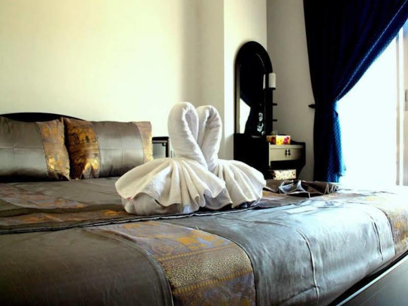 Happy Fish Guesthouse Patong Eksteriør bilde