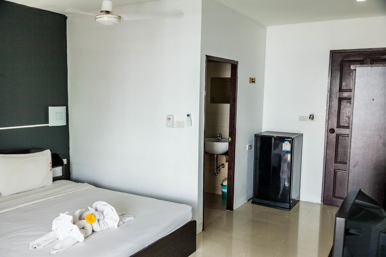 Happy Fish Guesthouse Patong Eksteriør bilde